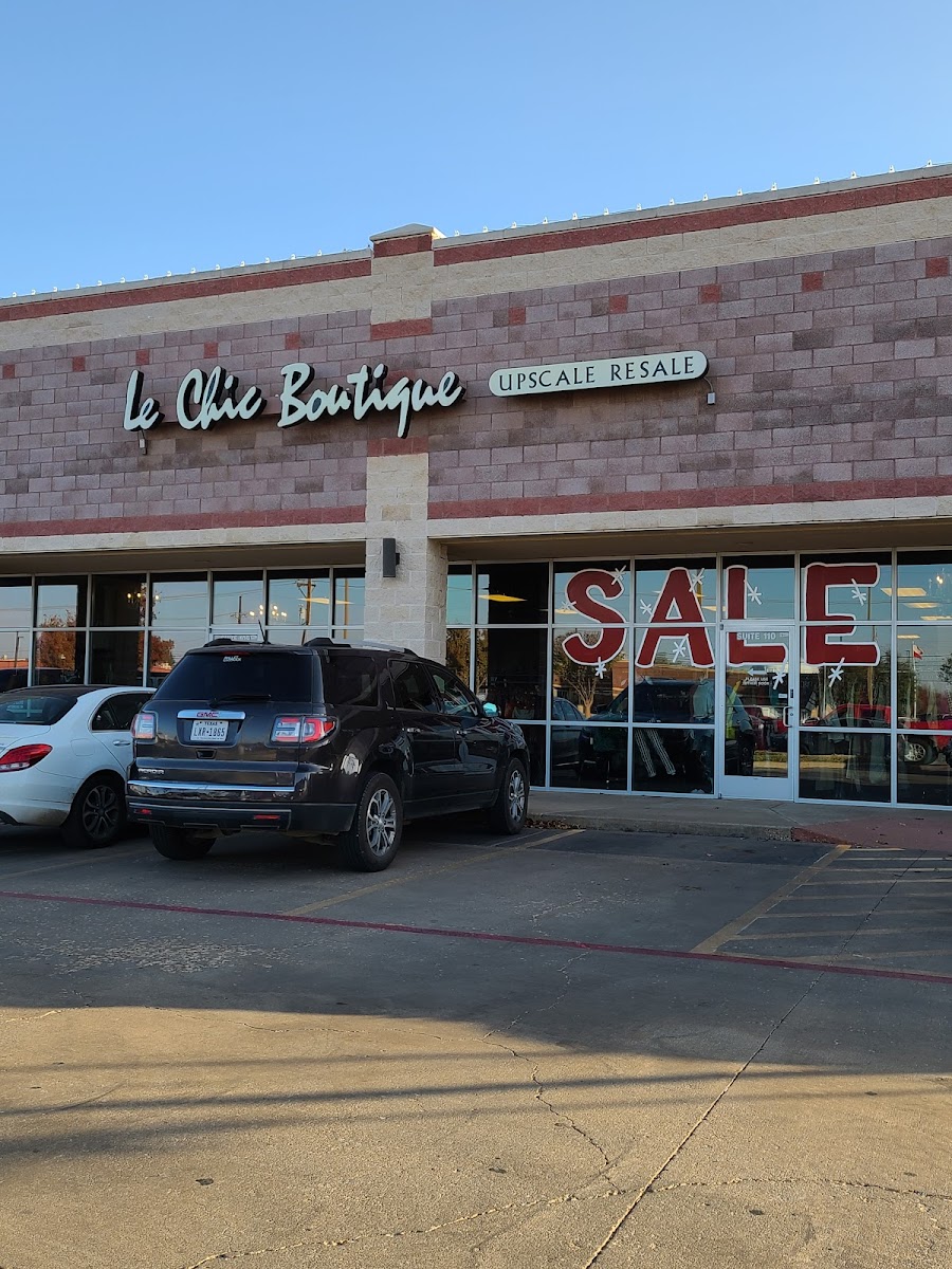Le Chic Boutique Upscale Resale